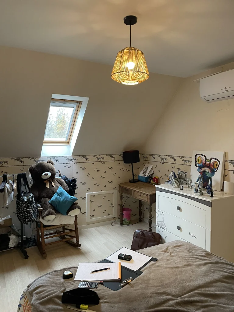 Vue 2 de la chambre avant réagencement