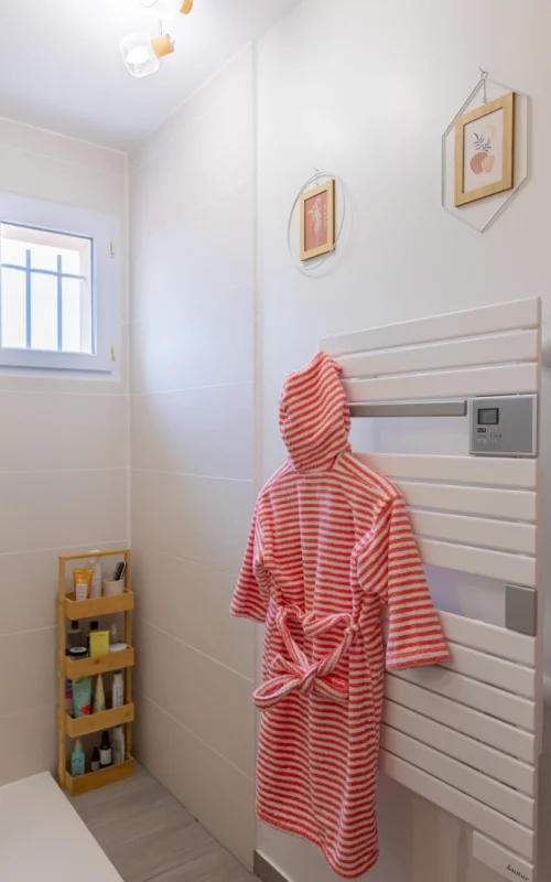 Salle de bain-luminosite-fenetre-chauffage-deco