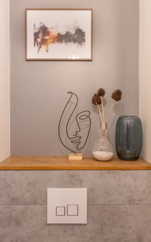 Toilette-tablette-deco-cadre-vase